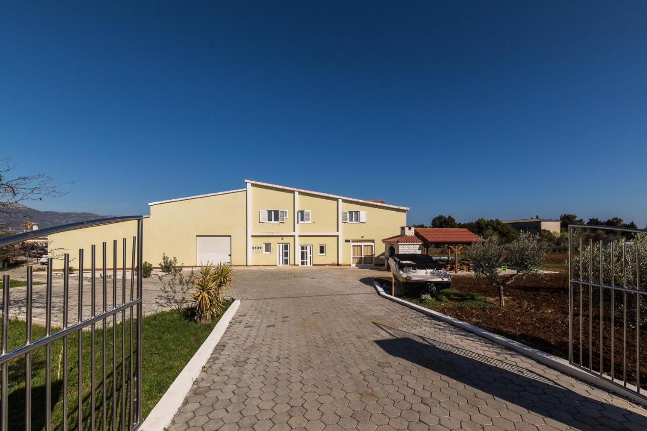 Orange Tree Garden Appartement Trogir Buitenkant foto